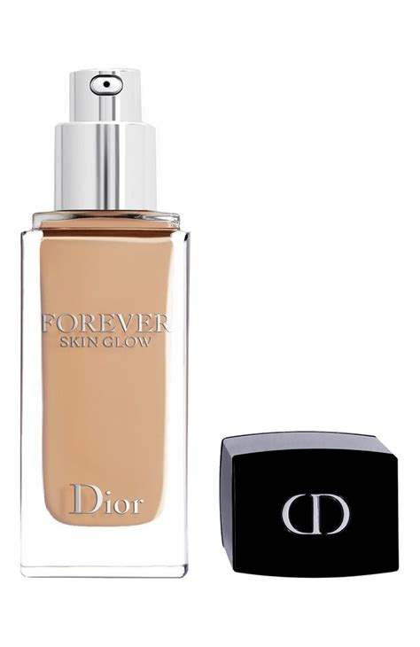 Тональный крем Dior Forever Skin Glow.